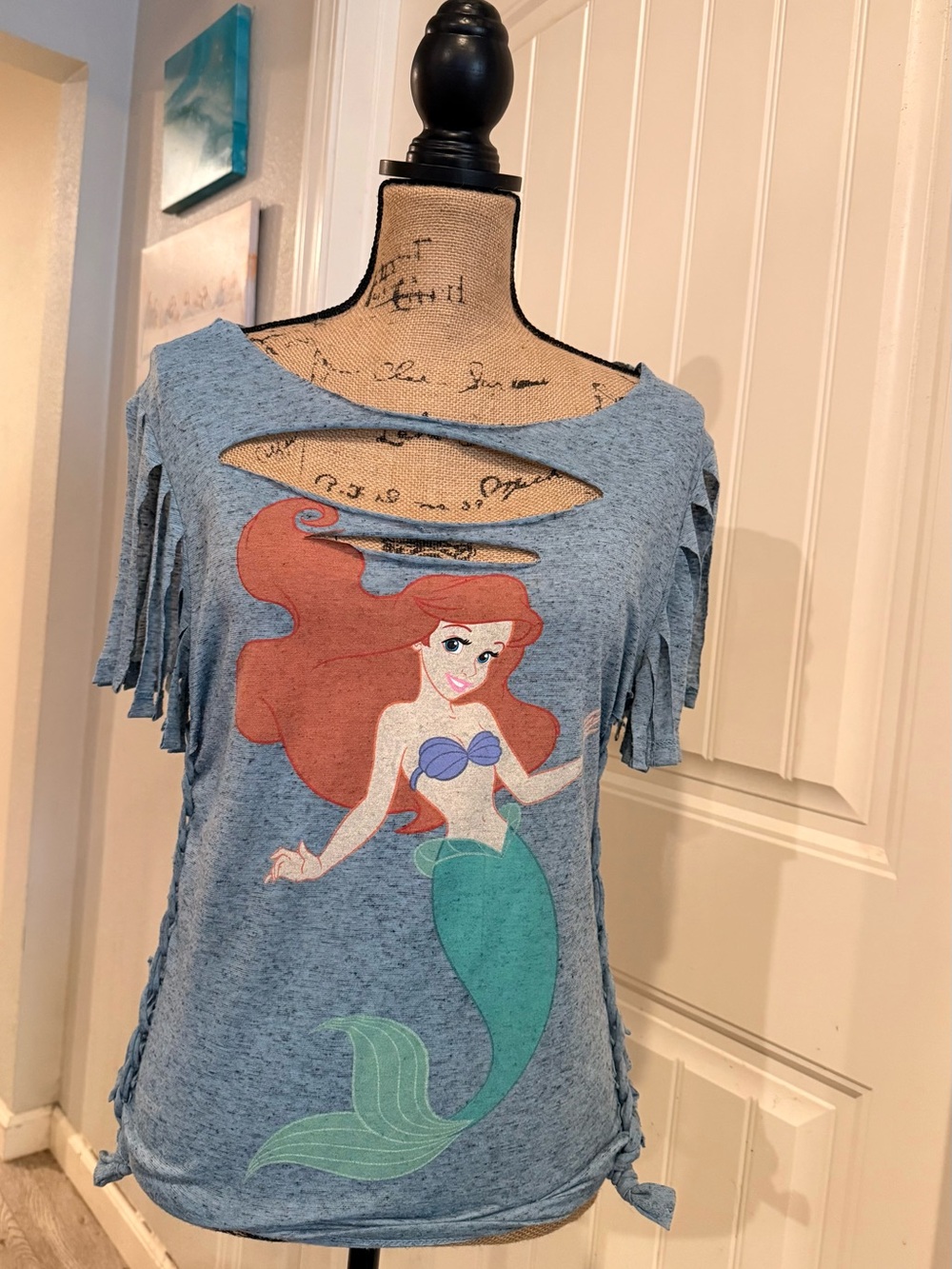 Women’s Cutout Fringe Ariel Graphic Tee - Blue